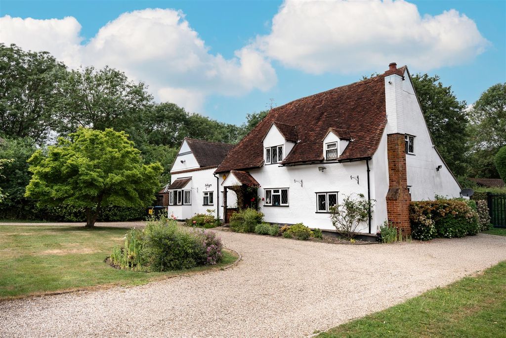 Property photo 1 of 39 Roydon-58-1.Jpg