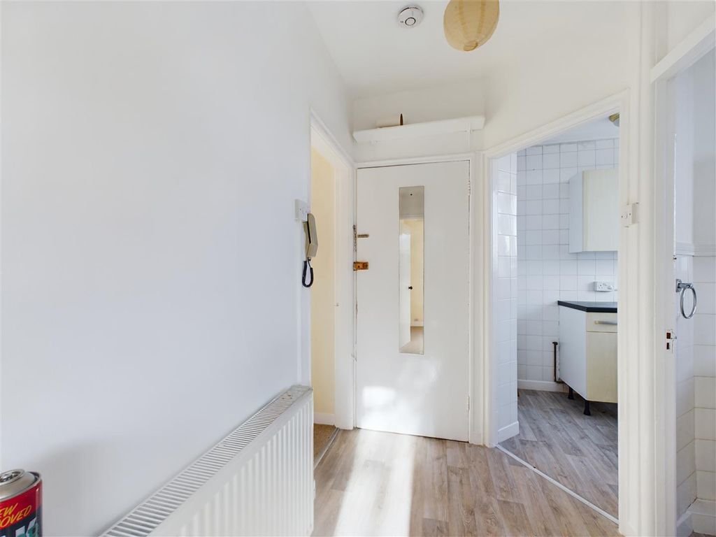 Property photo 3 of 13 Cam03844G0-Pr0207-Still005.Jpg