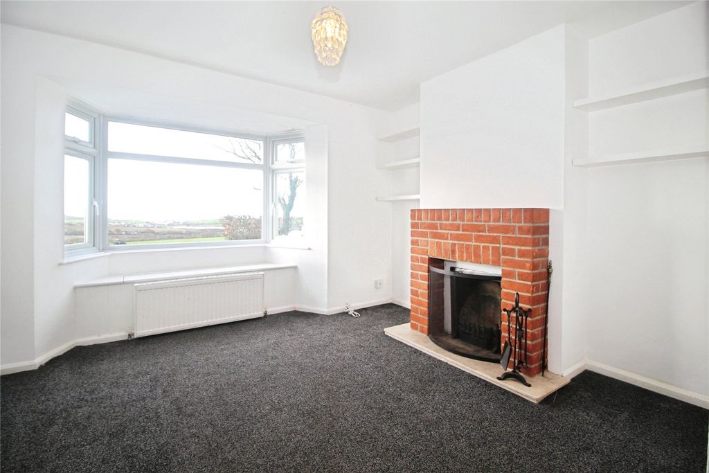 Property photo 2 of 12 Picture No. 27