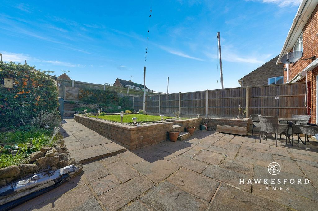 Property photo 2 of 19 Perth Gardens, Sittingbourne - Garden