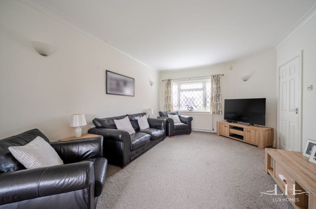 Property photo 3 of 21