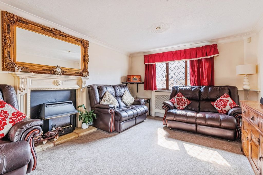 Property photo 3 of 34