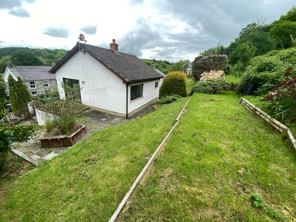 Property photo 3 of 12