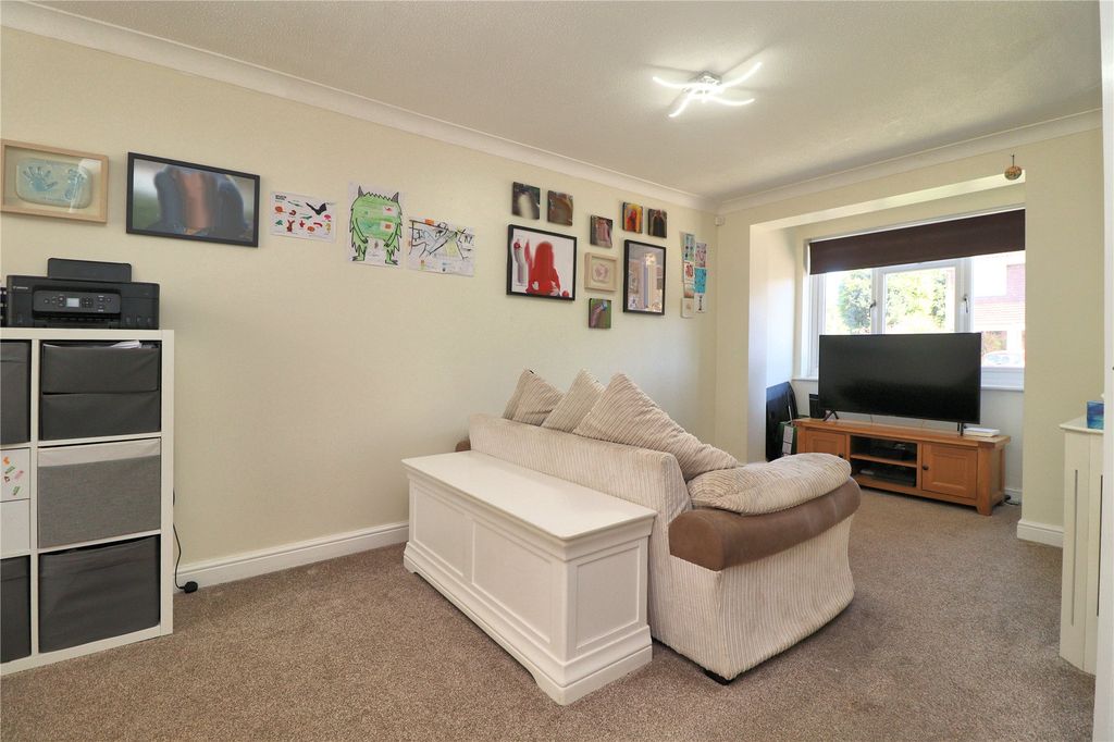 Property photo 2 of 16 Picture No. 11