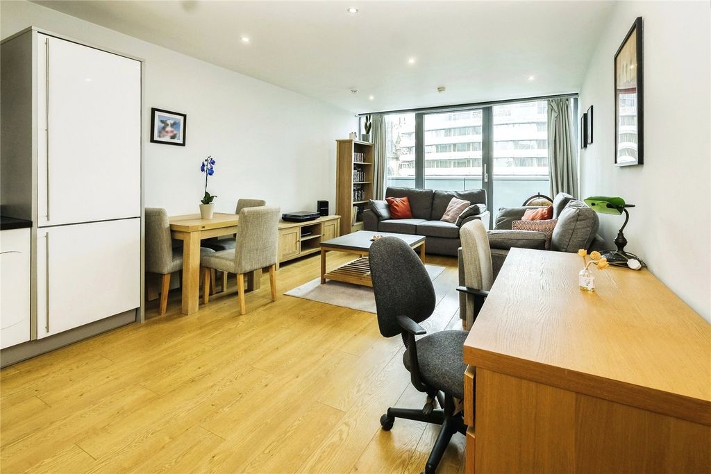 Property photo 3 of 17 Picture No. 08