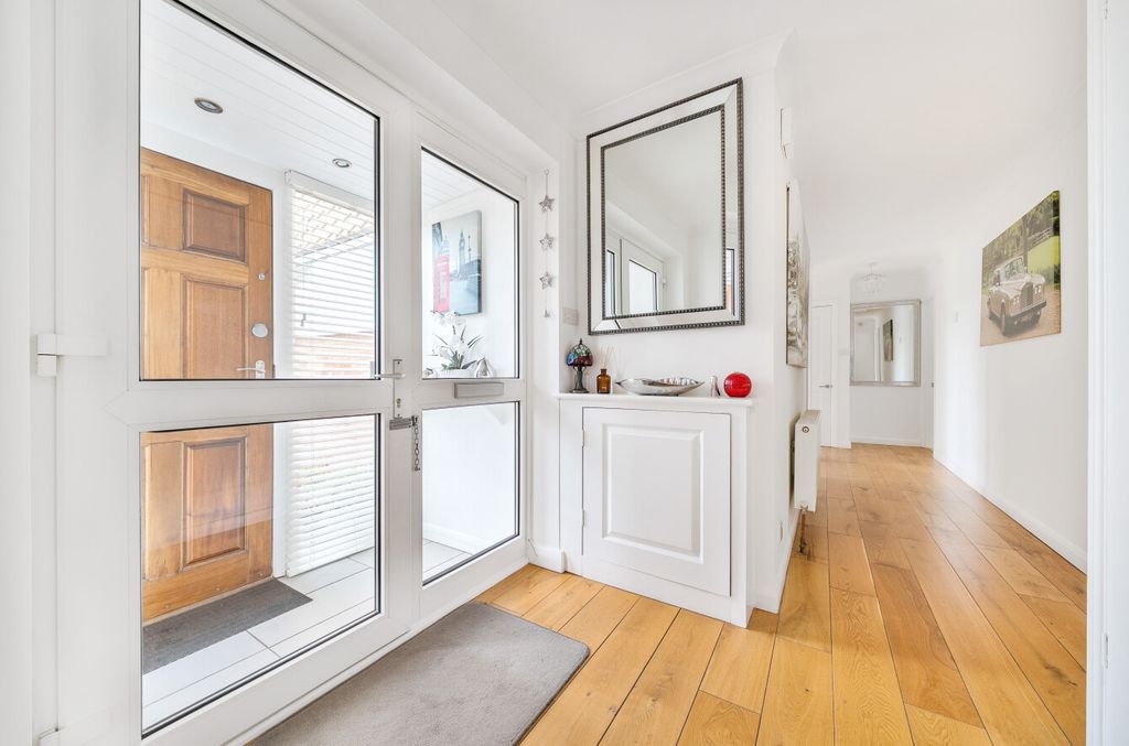 Property photo 2 of 16 1484576-14-6A4388...