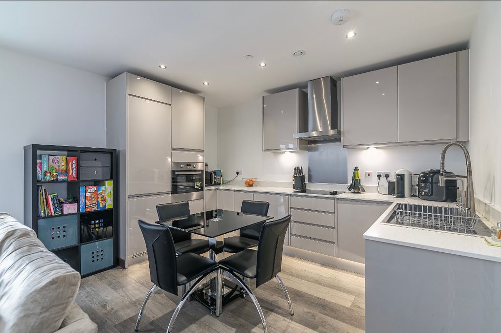 Property photo 2 of 11 Image