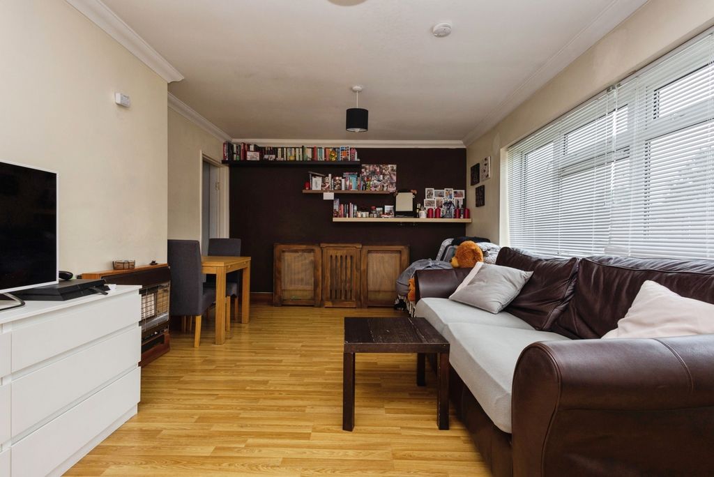 Property photo 3 of 17 Photo