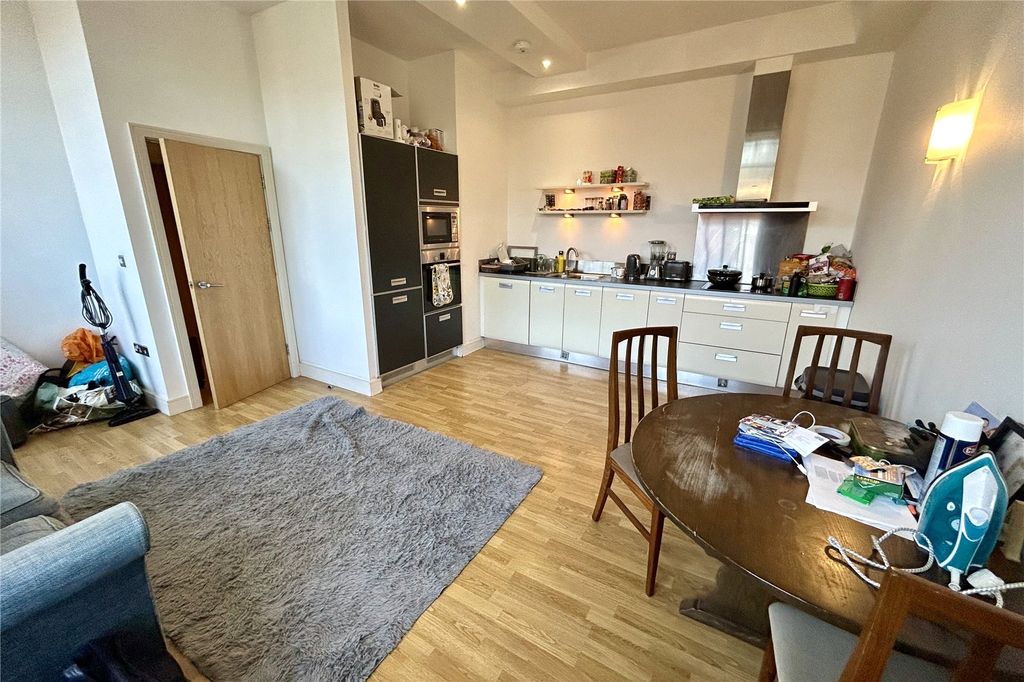 Property photo 2 of 11 Open Plan