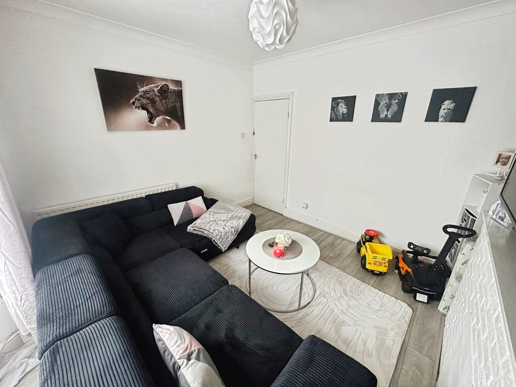 Property photo 2 of 15 Image