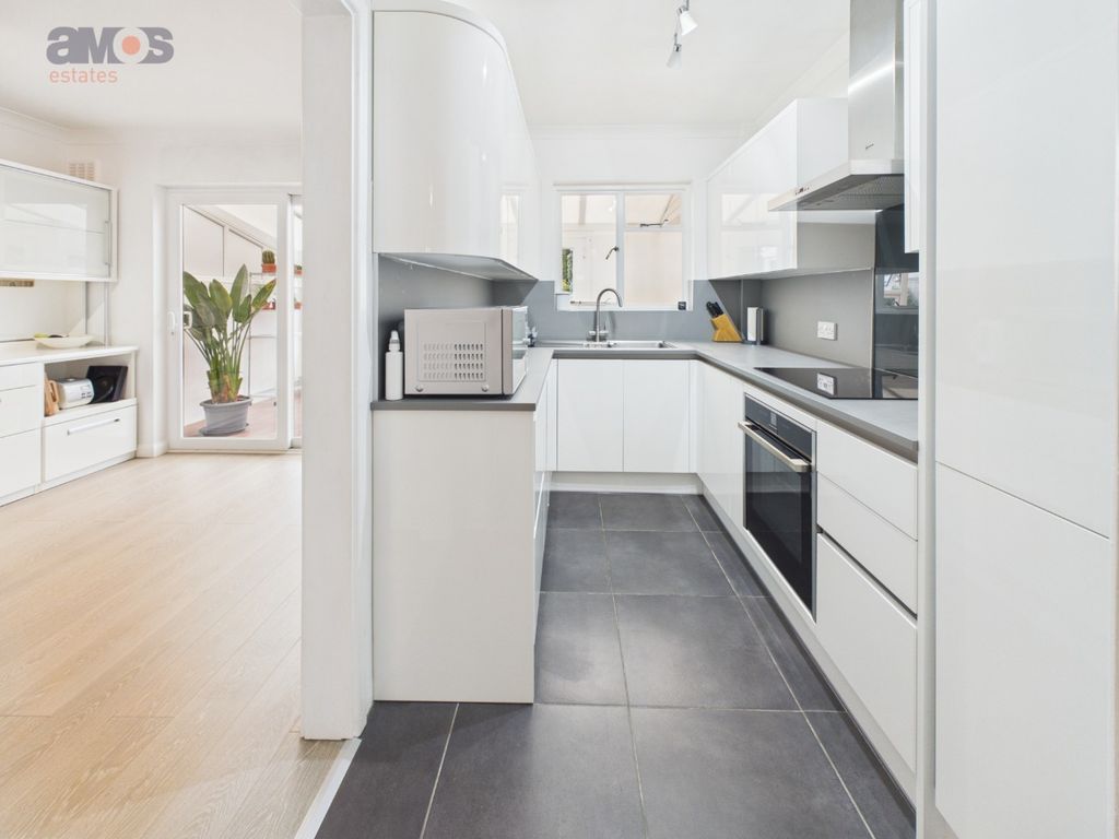 Property photo 3 of 29 5602495