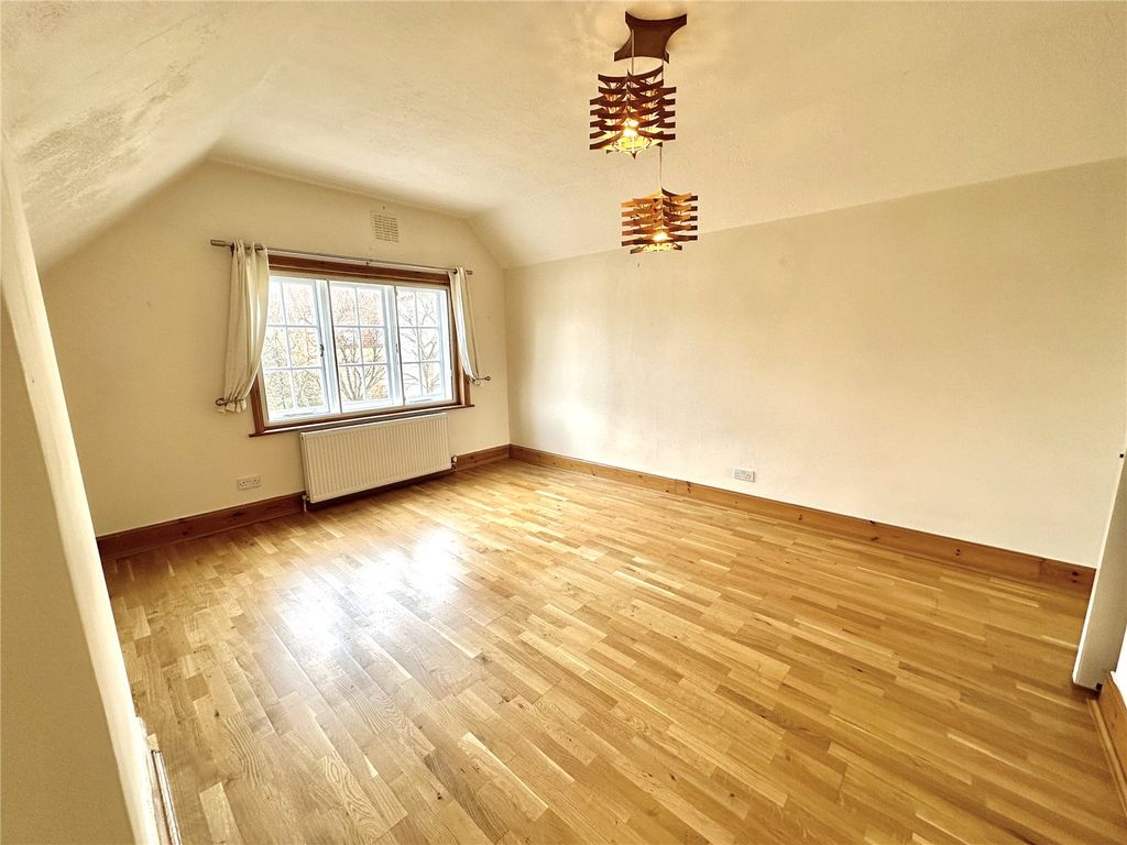 Property photo 3 of 10 Picture No. 12