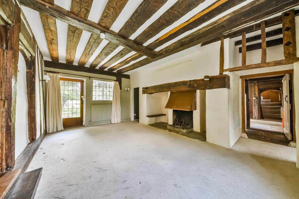 Property photo 3 of 19