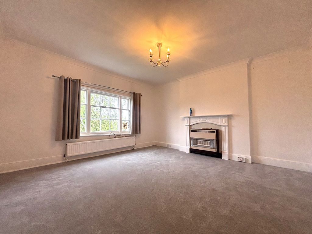 Property photo 3 of 7 Gallery