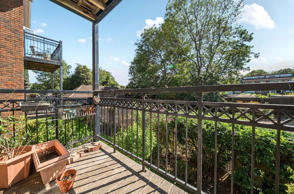 Property photo 1 of 14 1483296-6-6A3Eb15...