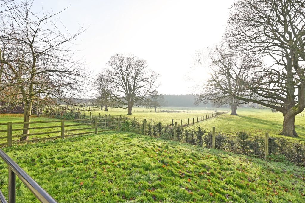 Property photo 2 of 7 Picture 2