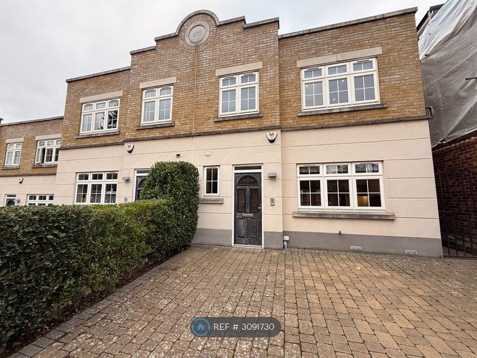 Property photo 2 of 25