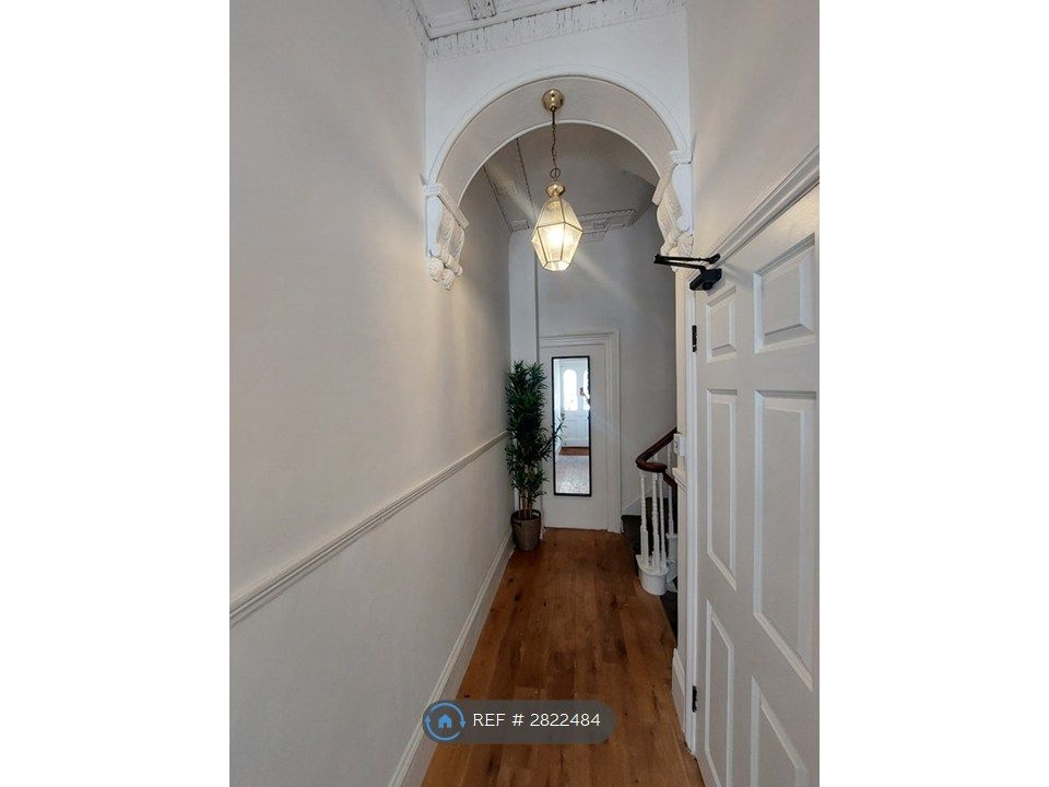 Property photo 3 of 19 Entrance