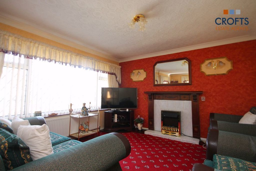 Property photo 2 of 10 Lounge