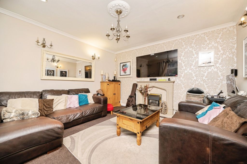 Property photo 3 of 19 Pbox-Img.Jpg