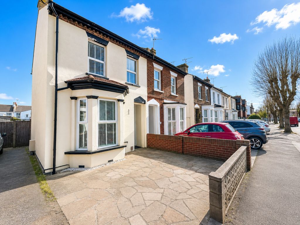 Property photo 1 of 12