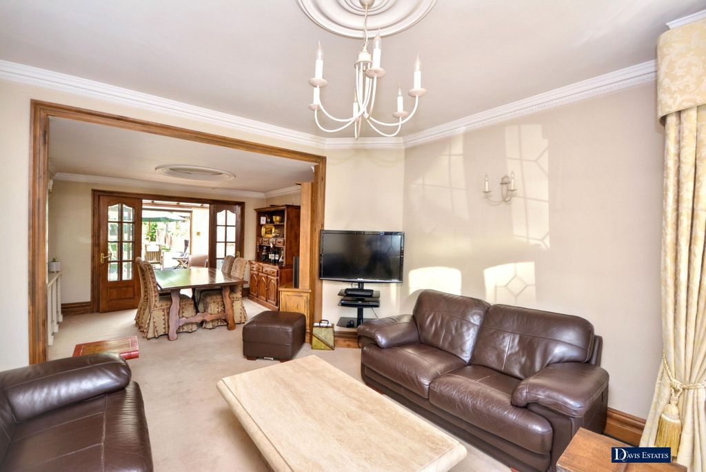 Property photo 2 of 19