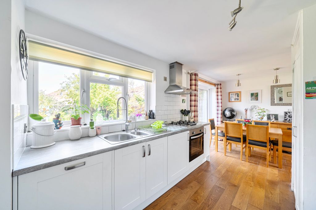 Property photo 2 of 18 148683076A4Cfaead9E21