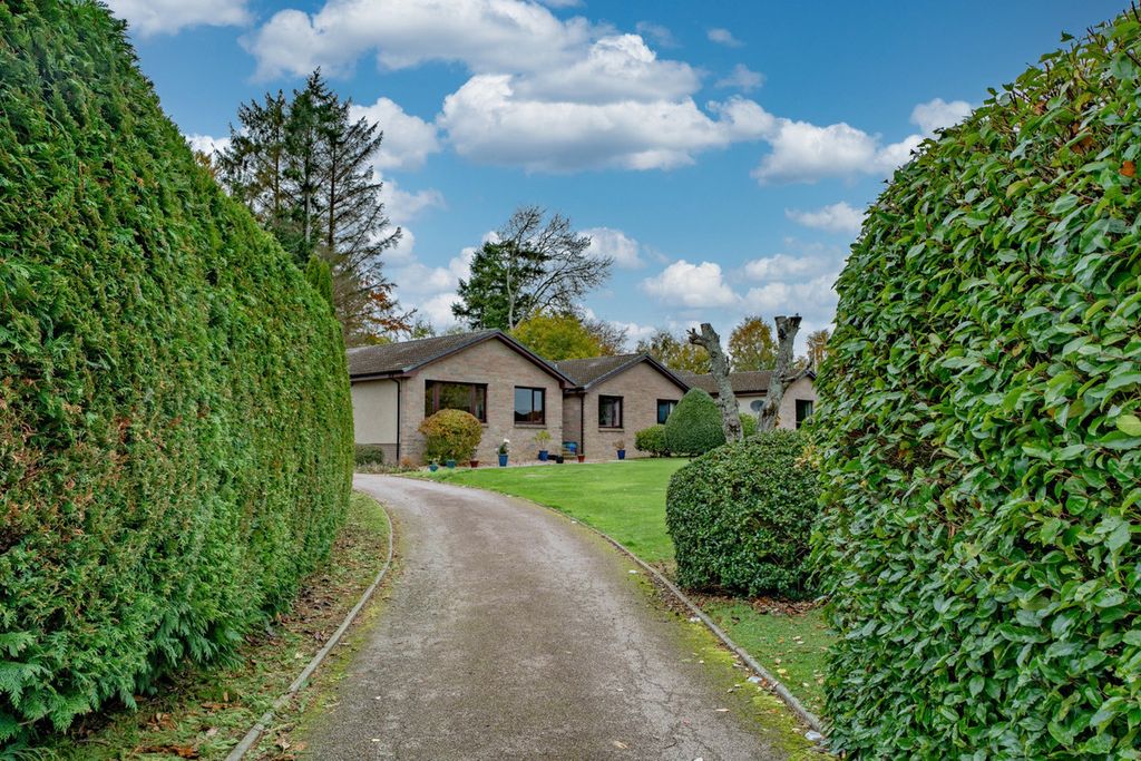 Property photo 1 of 31