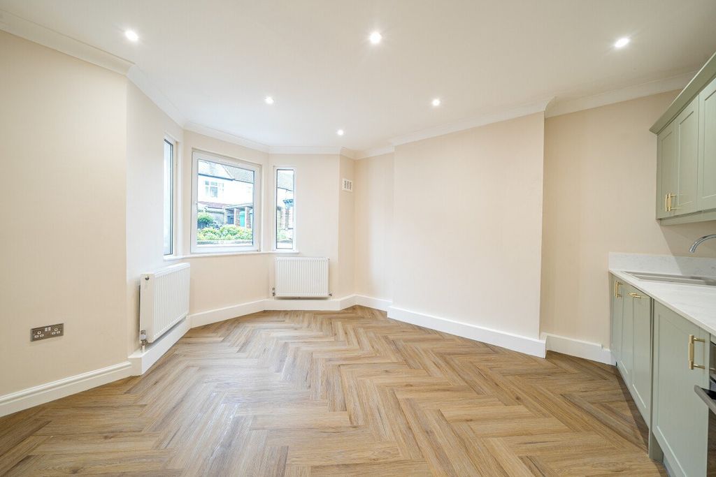 Property photo 2 of 16 Picture No. 34