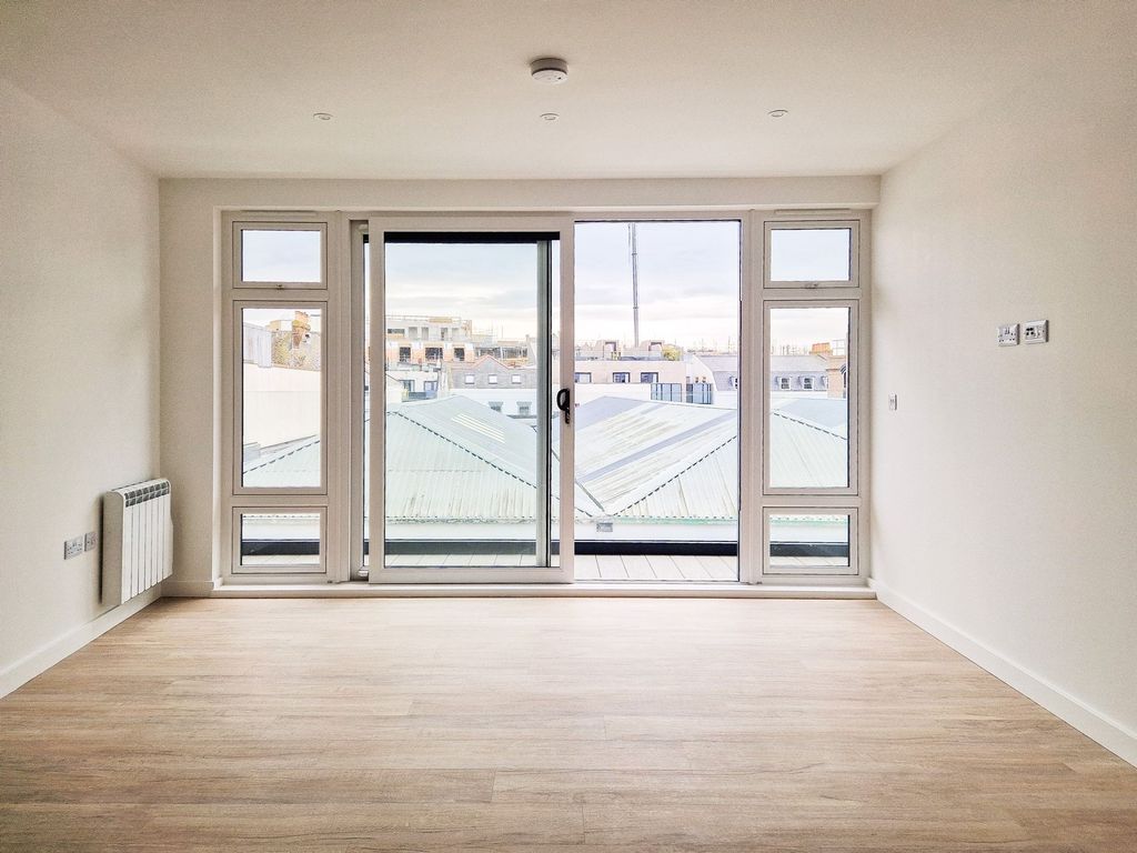 Additional image 10 of 2 bed flat for sale5 Crahamel House, St Helier JE2