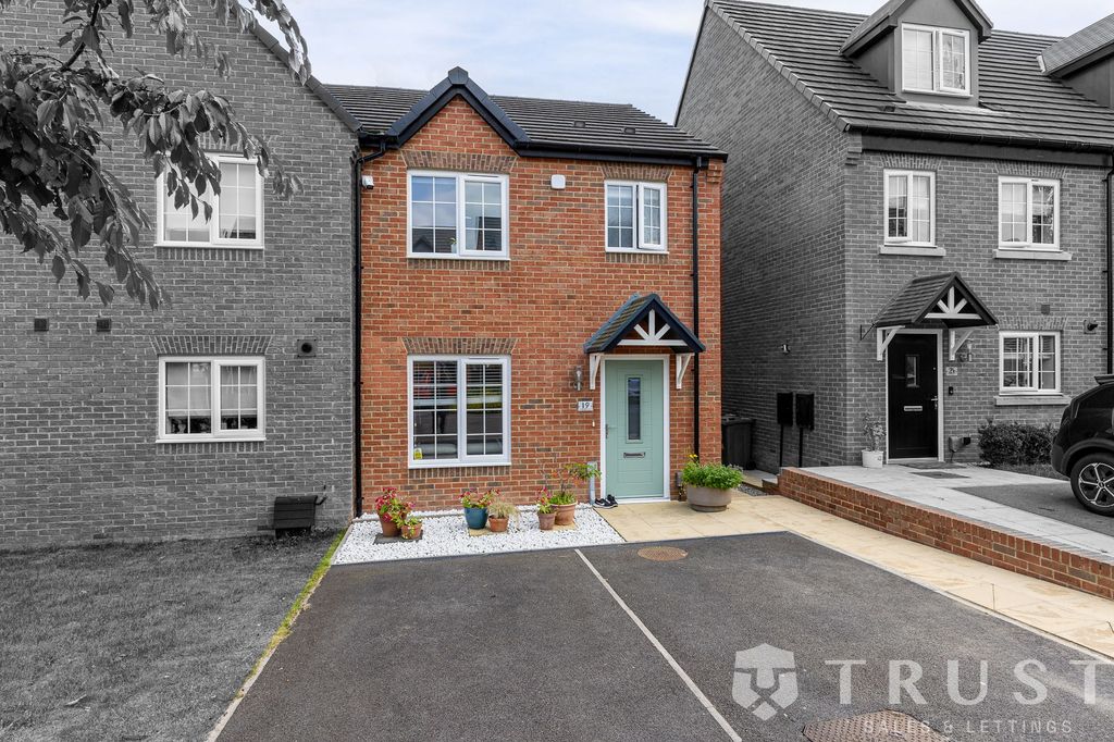 Property photo 1 of 33