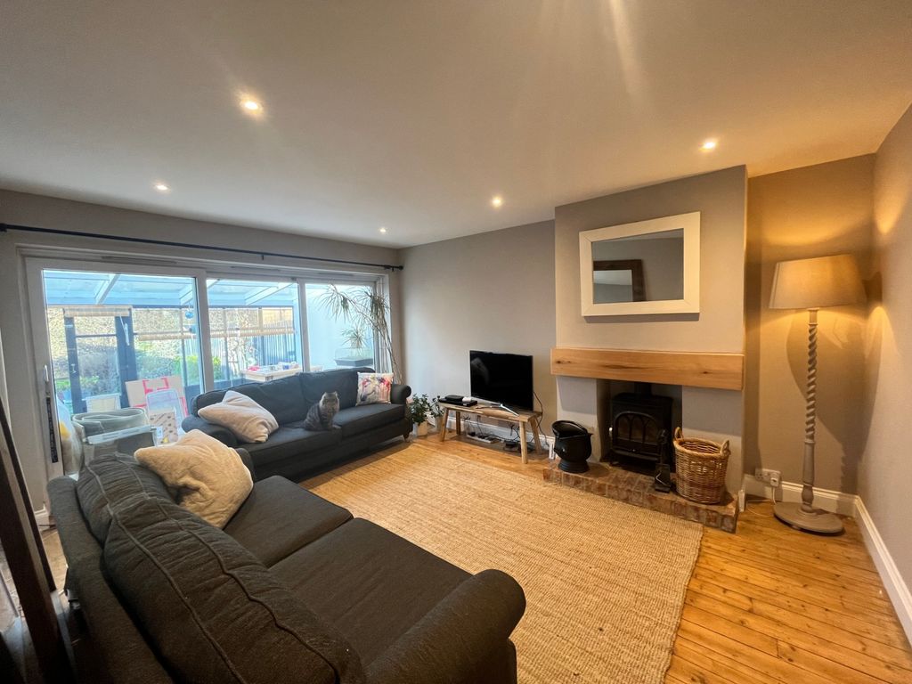 Property photo 2 of 17 Photo 3