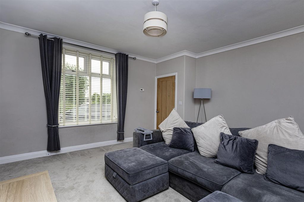 Property photo 2 of 38