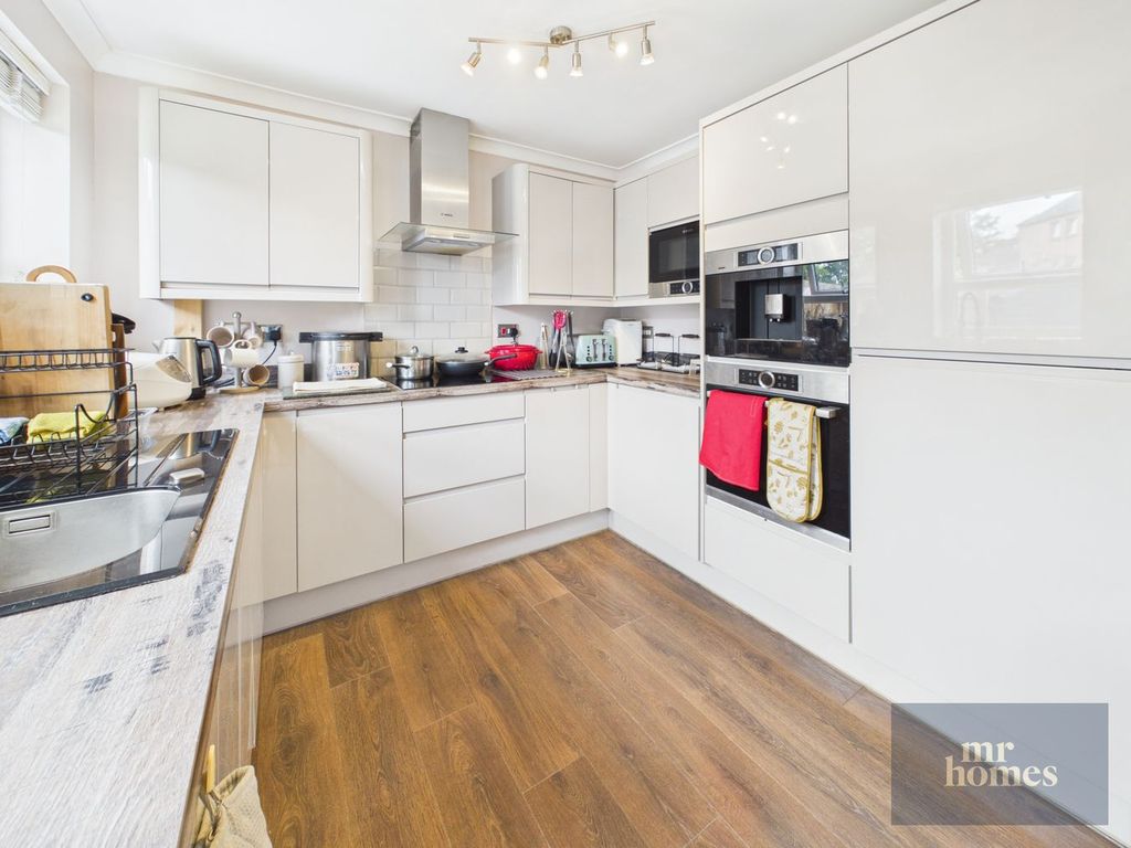 Property photo 2 of 38