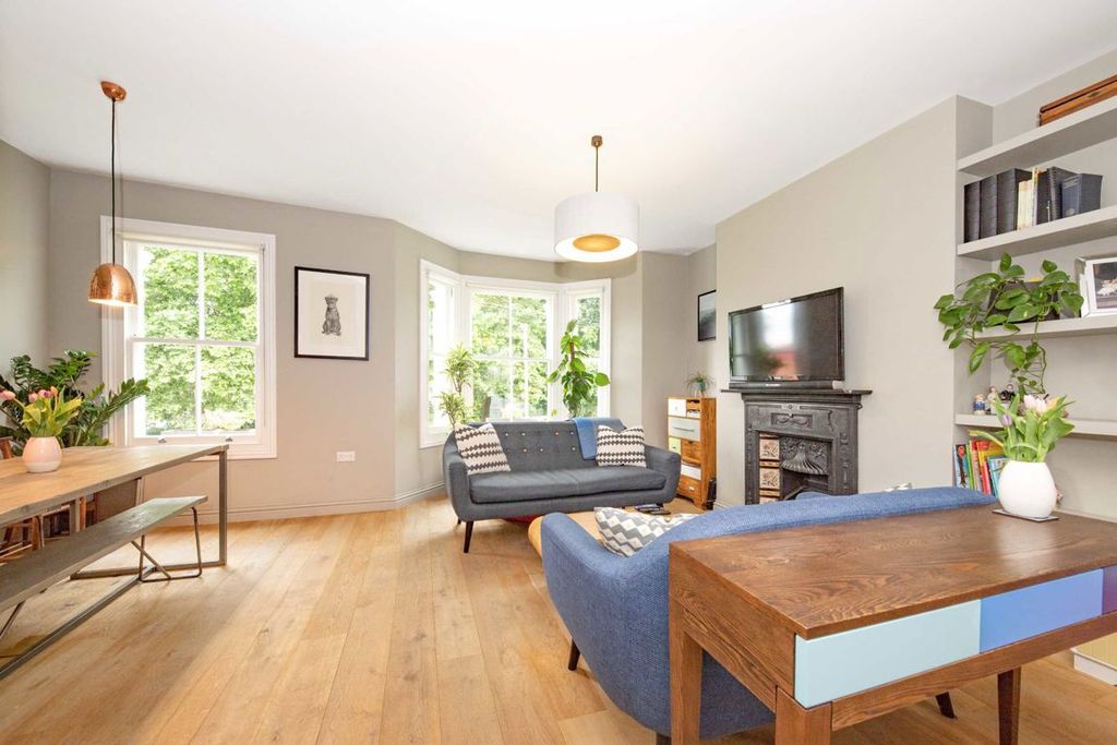 Property photo 2 of 9