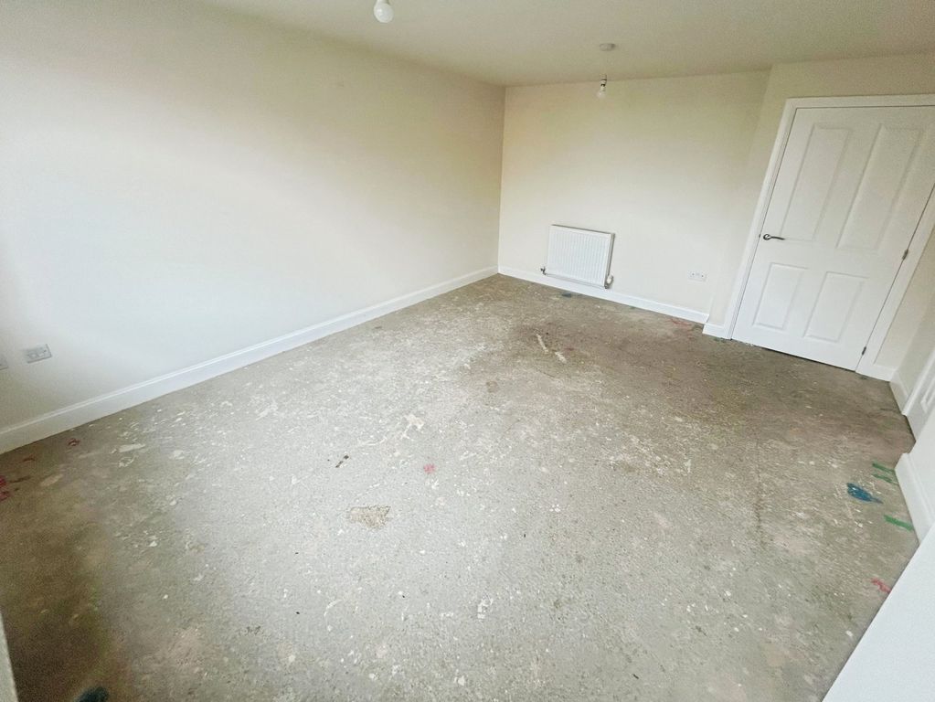 Property photo 2 of 10 Living