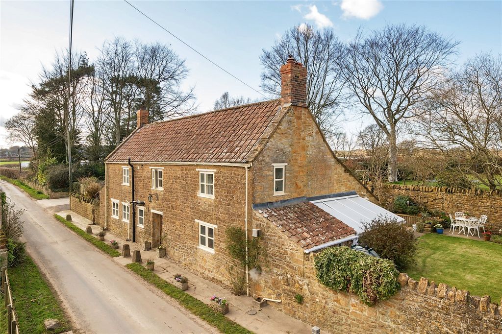 Property photo 1 of 37 Picture No. 01