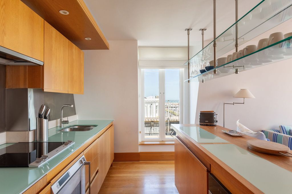 Additional image 7 of 3 bed penthouse for salePercival Mansions, Brighton BN2