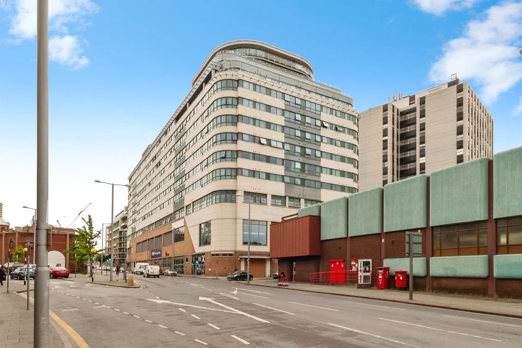 Property photo 1 of 5