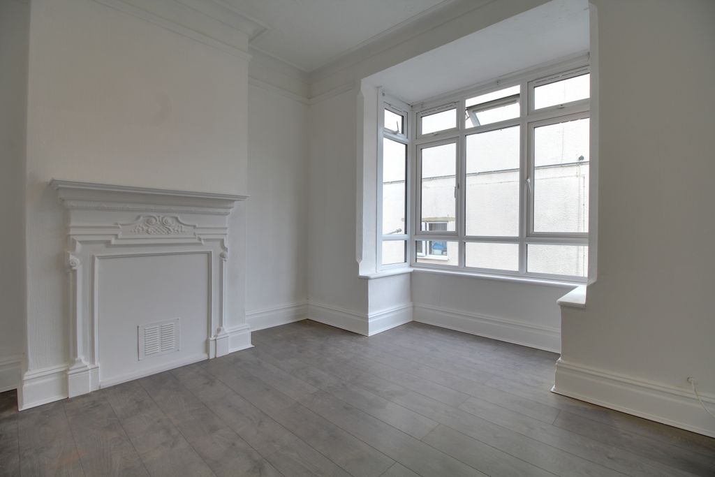 Property photo 3 of 7 Img_3294-Img_3296.Jp