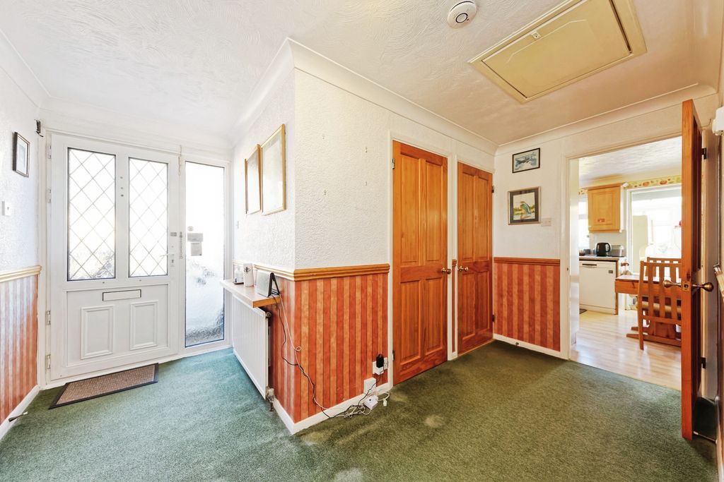 Property photo 2 of 16