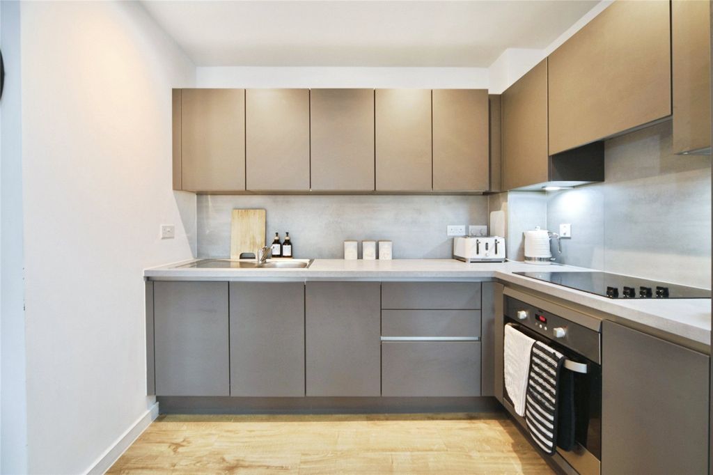 Property photo 3 of 19 Picture No. 32