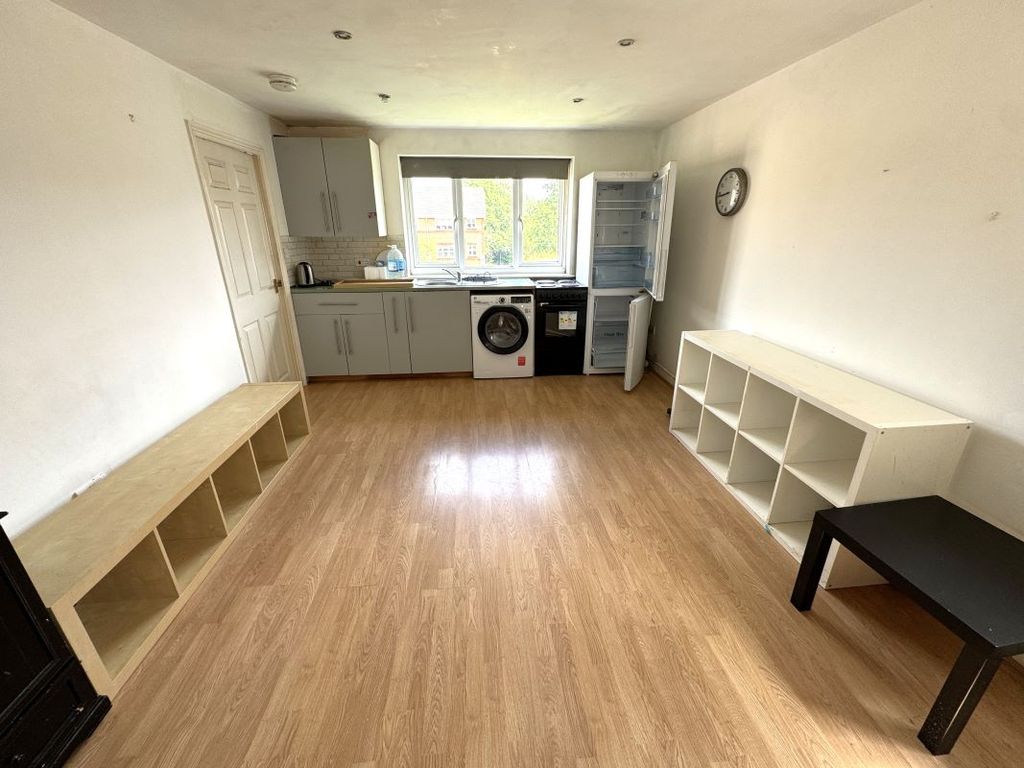 Property photo 3 of 9