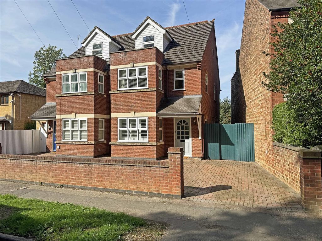 Property photo 1 of 19 Barnack Road, Stamford