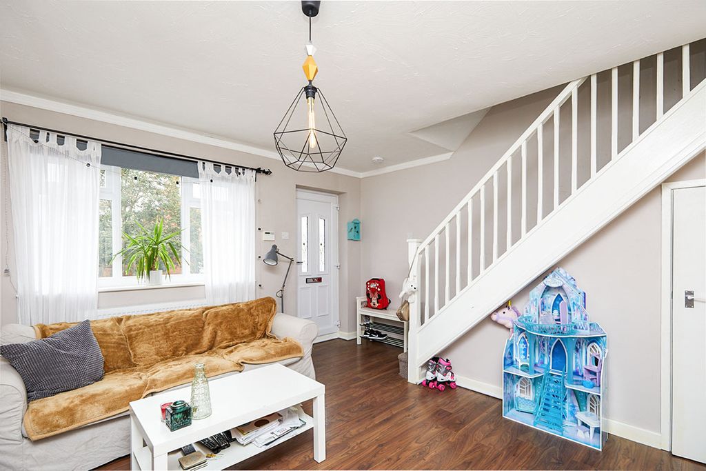 Property photo 2 of 10 Lounge