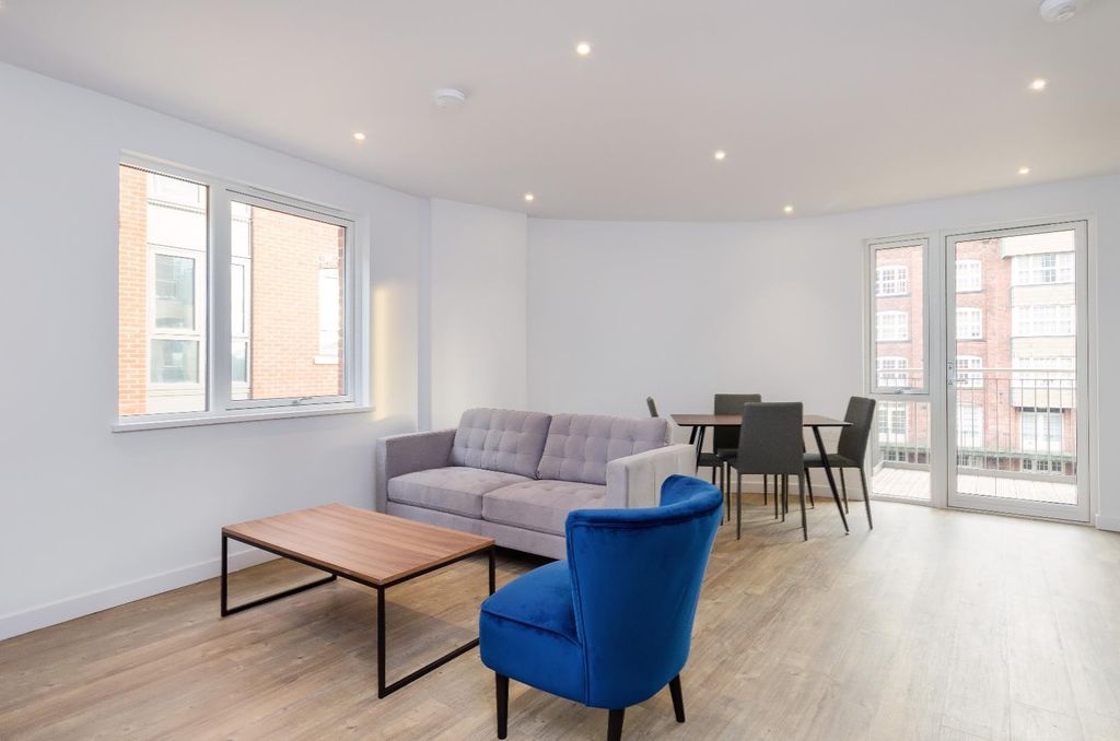 Property photo 3 of 12 Picture 3