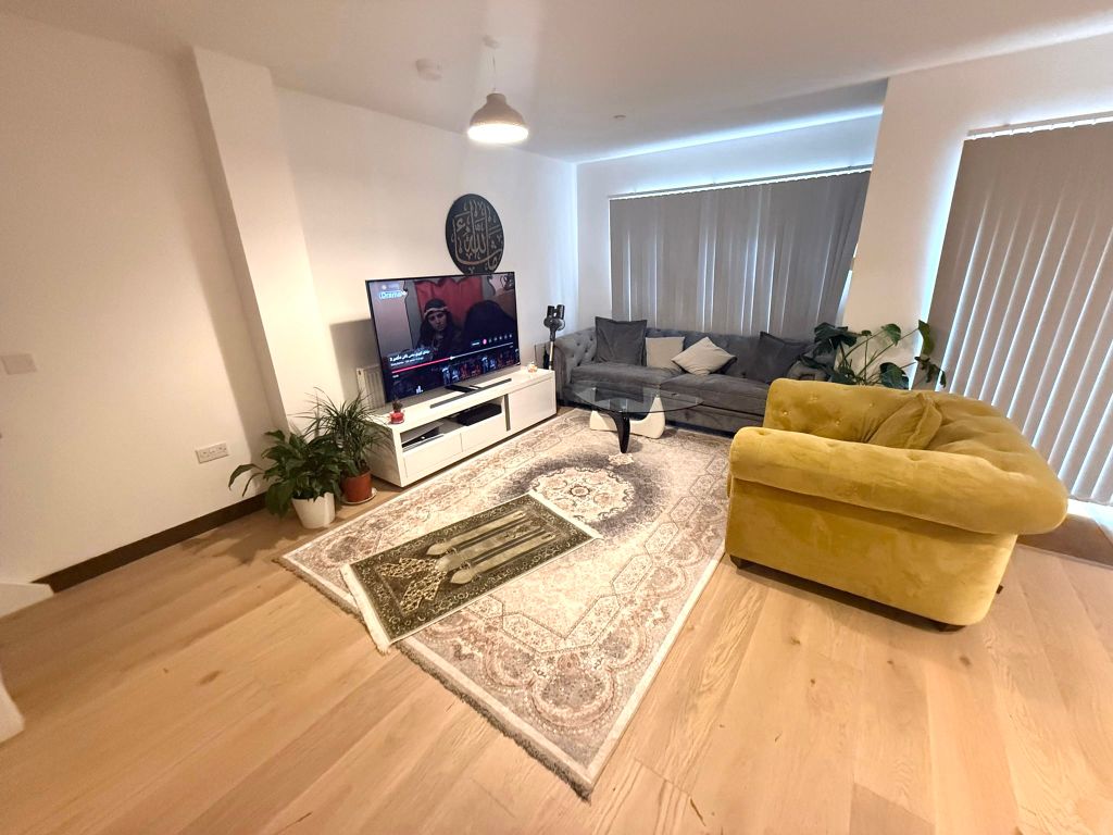 Property photo 3 of 12