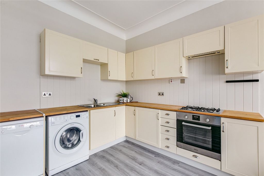 Property photo 2 of 8 Picture No. 04