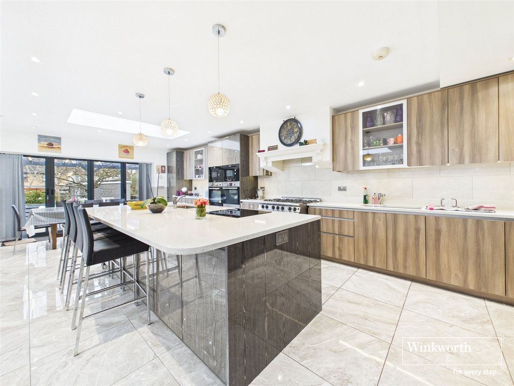 Additional image 7 of 7 bed detached house for saleEdgwarebury Lane, Edgware HA8