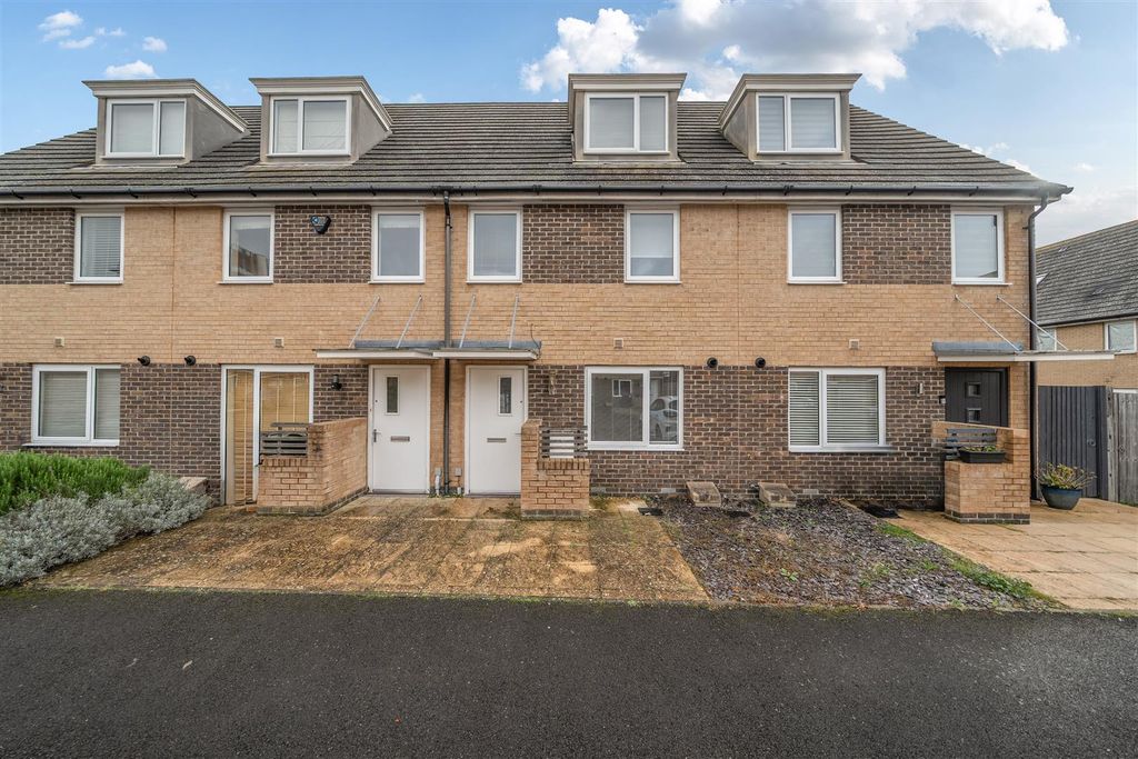 Property photo 1 of 20 Driveway